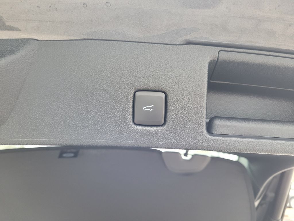 Ford Kuga 2.0 EcoBlue Aut. TITANIUM - Samsaru's Car Outlet