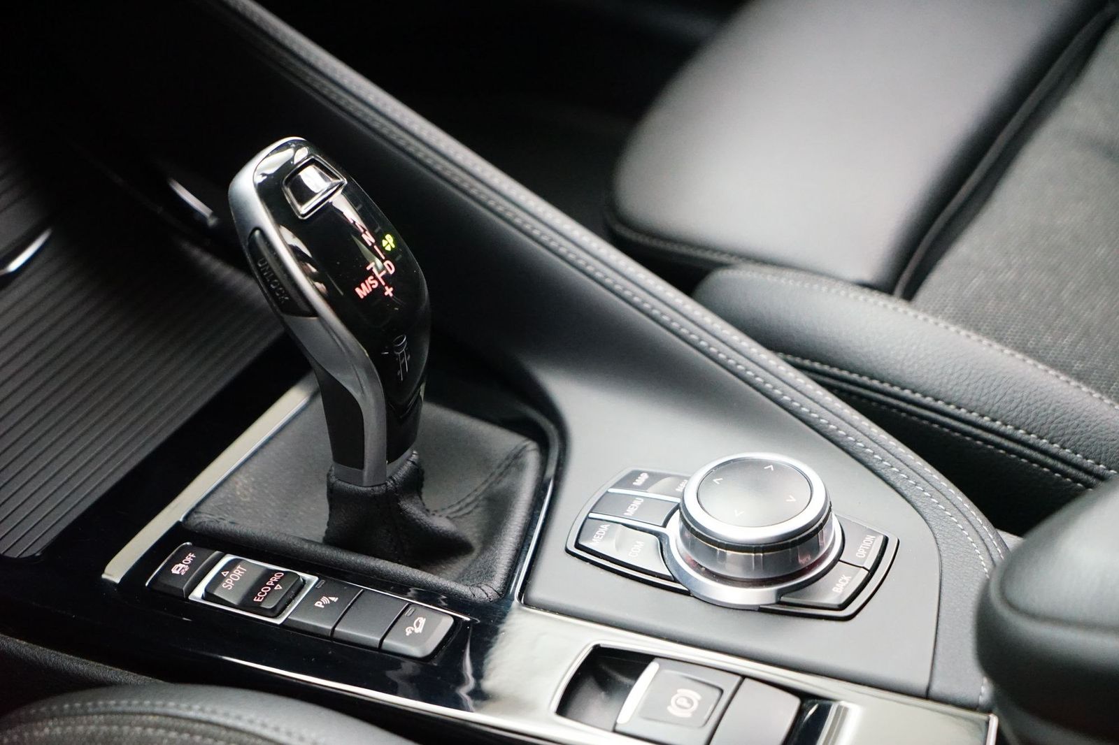 BMW X1 xDrive18d Sport Line - Samsaru's Car Outlet