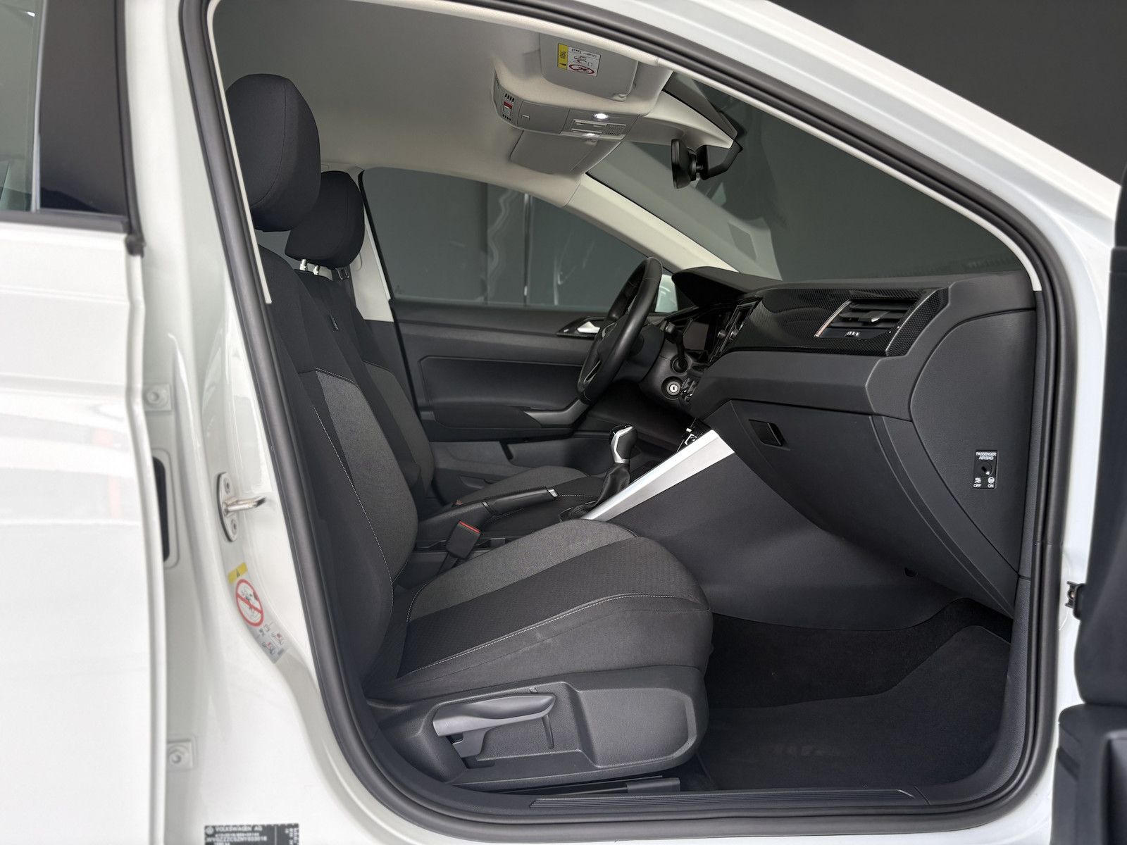 Volkswagen Taigo 1.0 TSI Life - Samsaru's Car Outlet