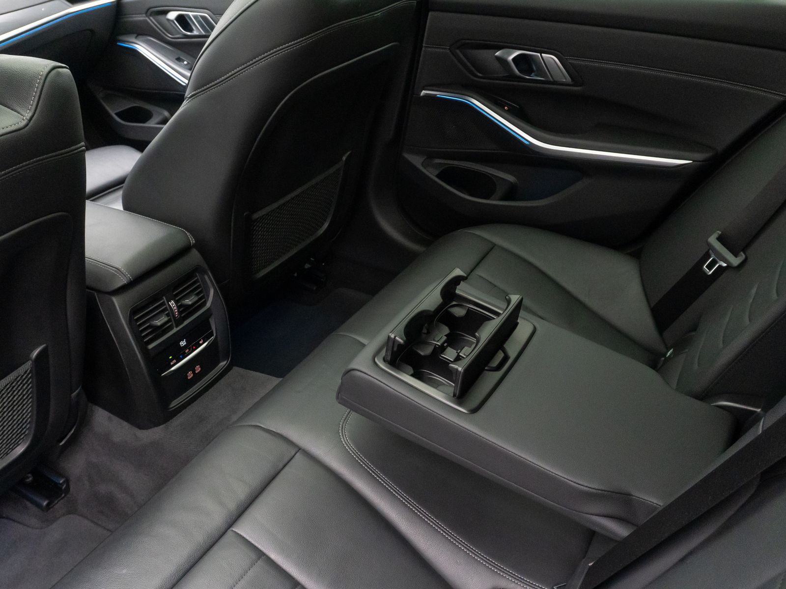 BMW 320e xD Sport Line - Samsaru's Car Outlet