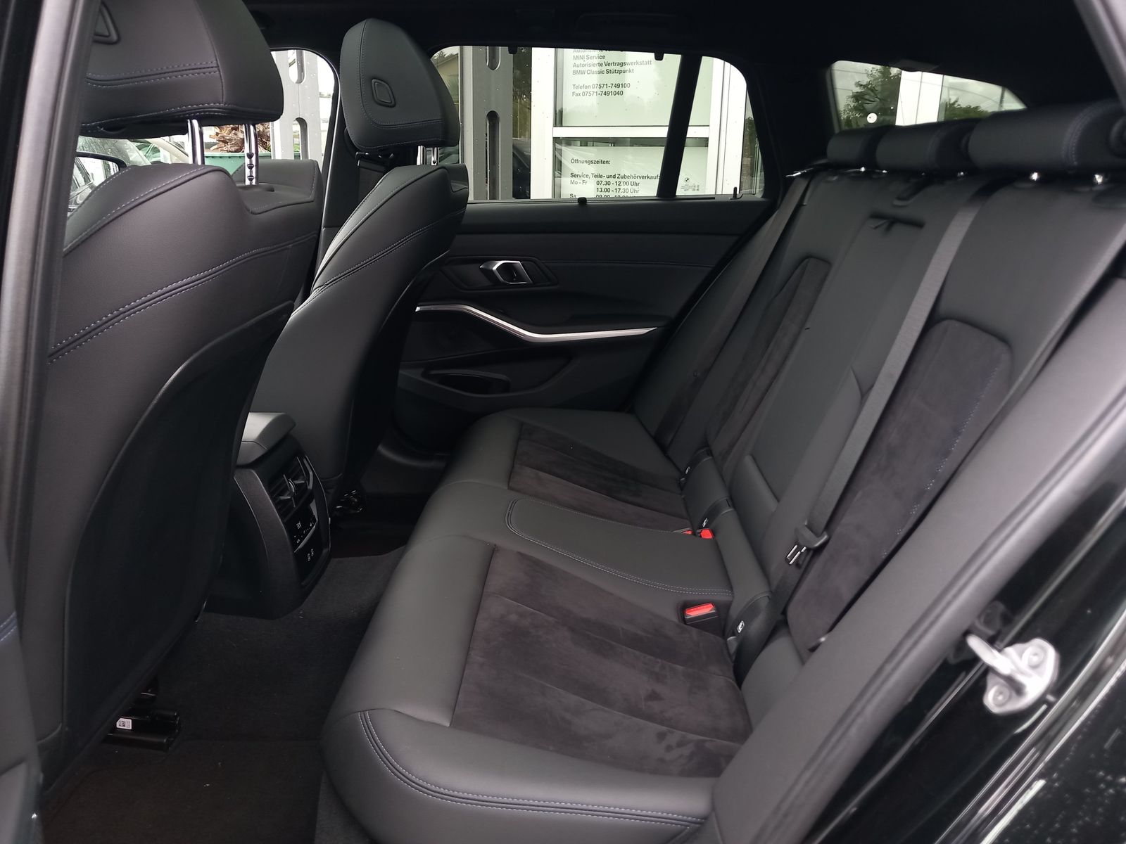 BMW 320d Touring MSport - Samsaru's Car Outlet