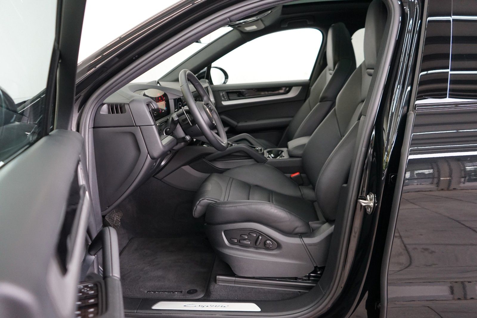 Porsche Cayenne Coupe E-Hybrid/P-DiSPLAY/BOSE/ACC/ACC/18