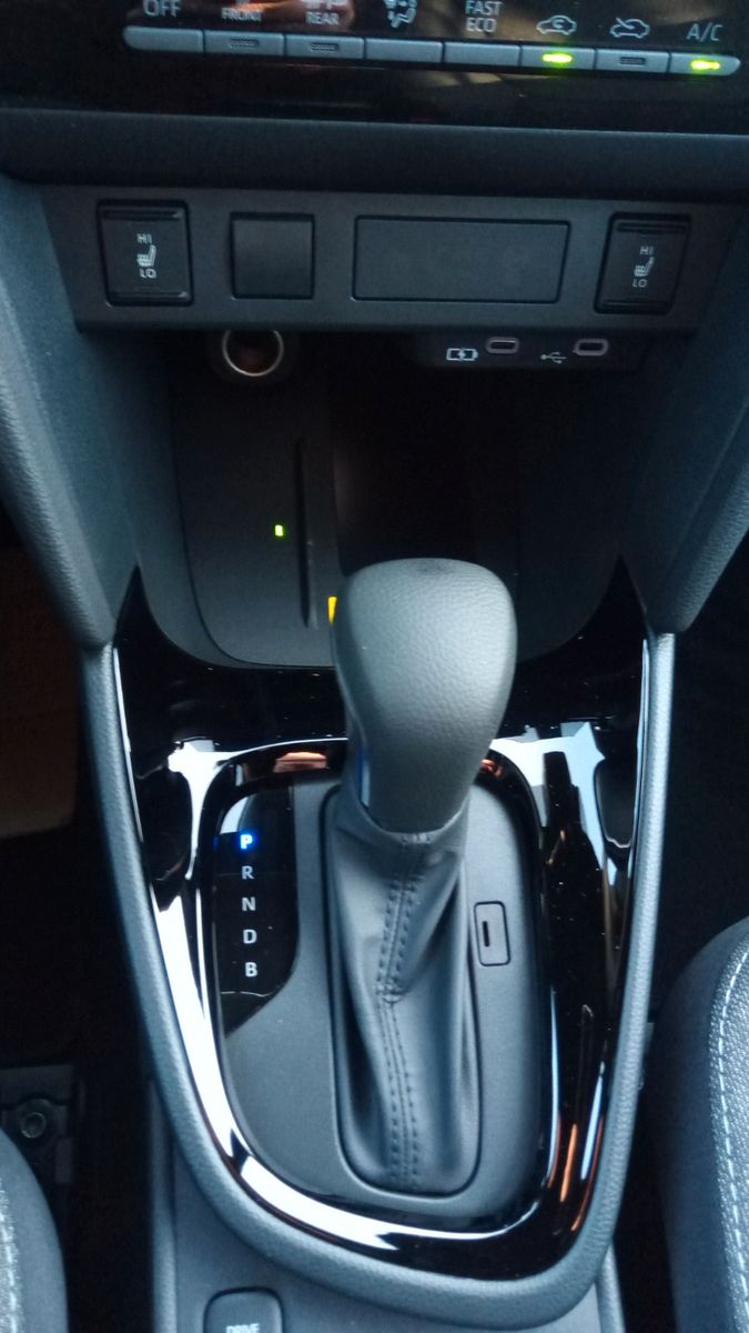 Toyota Yaris Cross 1,5-l-VVT-iE Teamplayer Safety P. V