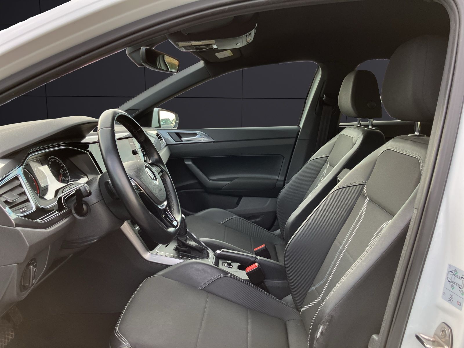 Volkswagen Polo TSI Highline DSG - Samsaru's Car Outlet