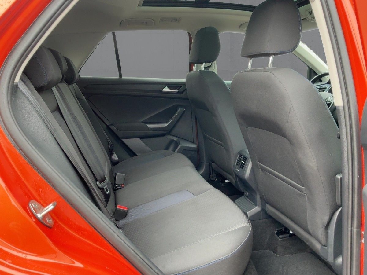 Volkswagen T-Roc 1.5TSI DSG UNITED - Samsaru's Car Outlet
