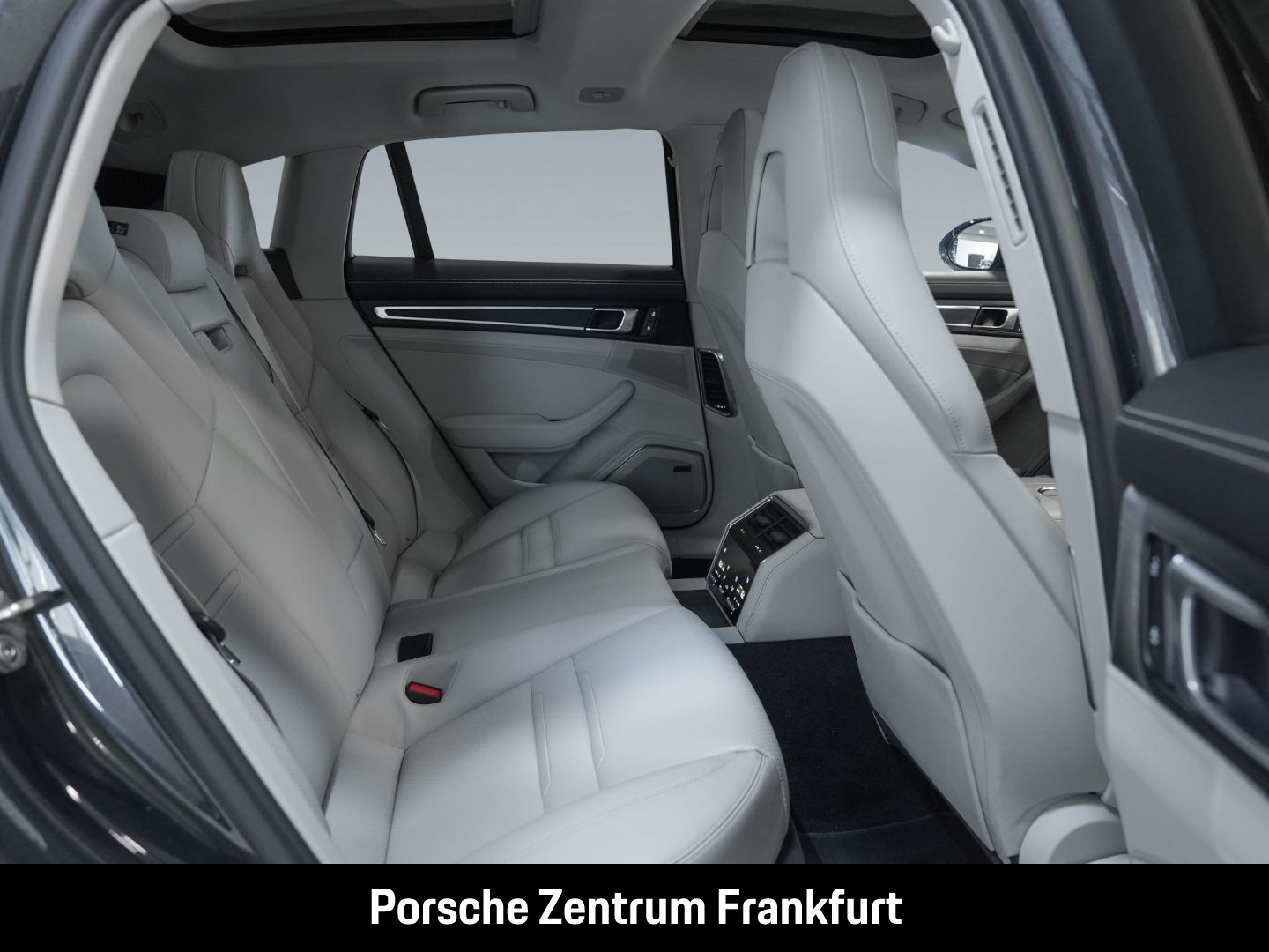 Porsche Panamera 4 E-Hybrid Sport Turismo Platinum Editi