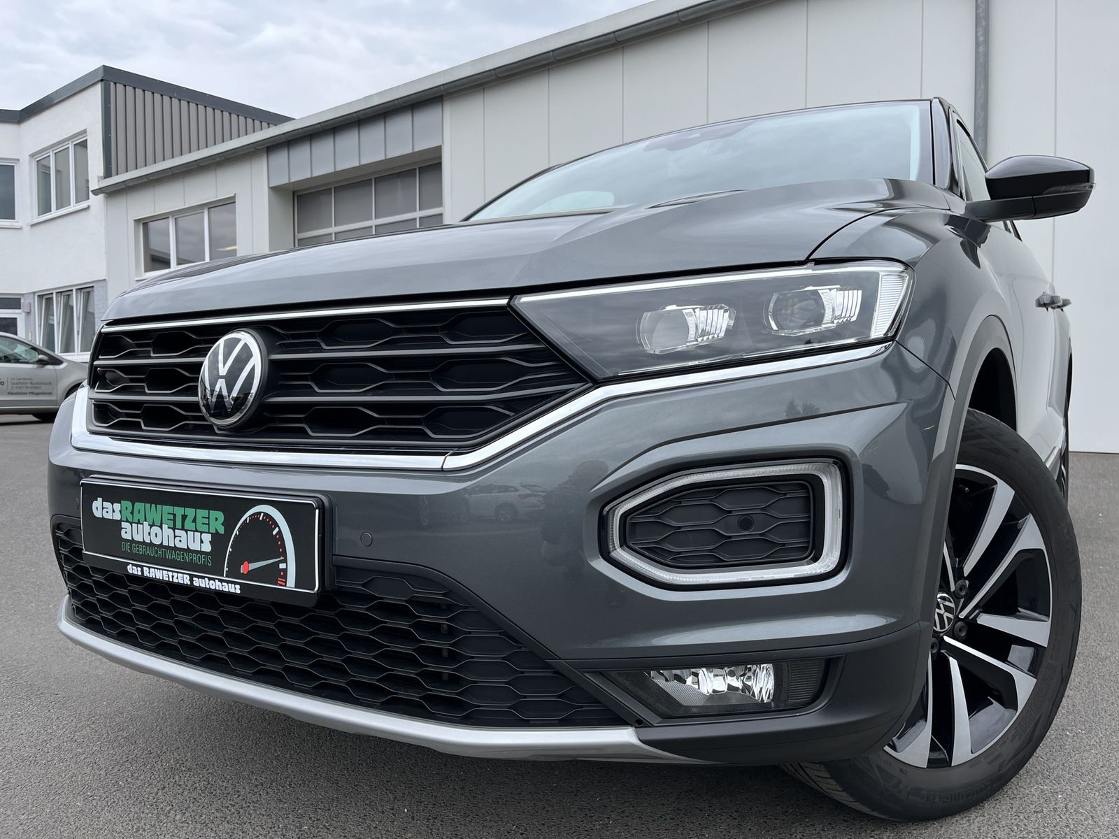 Volkswagen T-Roc 1.5 TSI DSG UNITED - Samsaru's Car Outlet