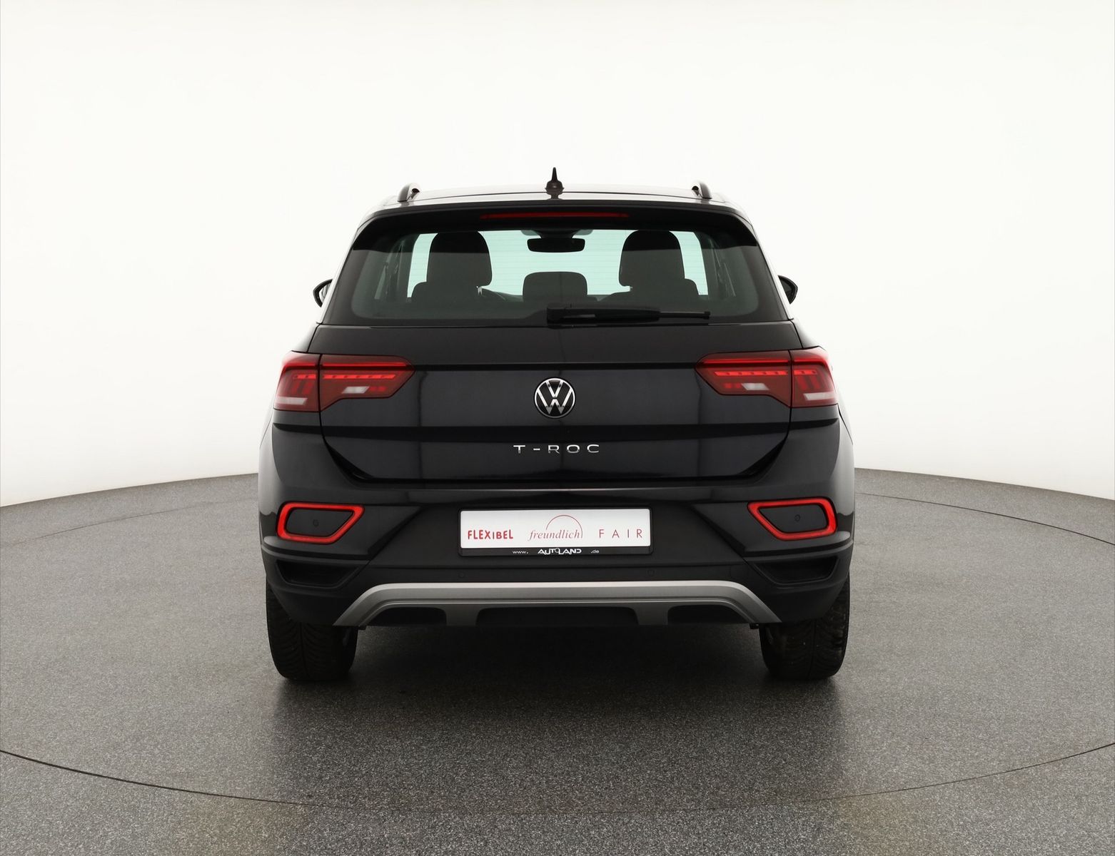 Volkswagen T-Roc 1.5 TSI DSG - Samsaru's Car Outlet