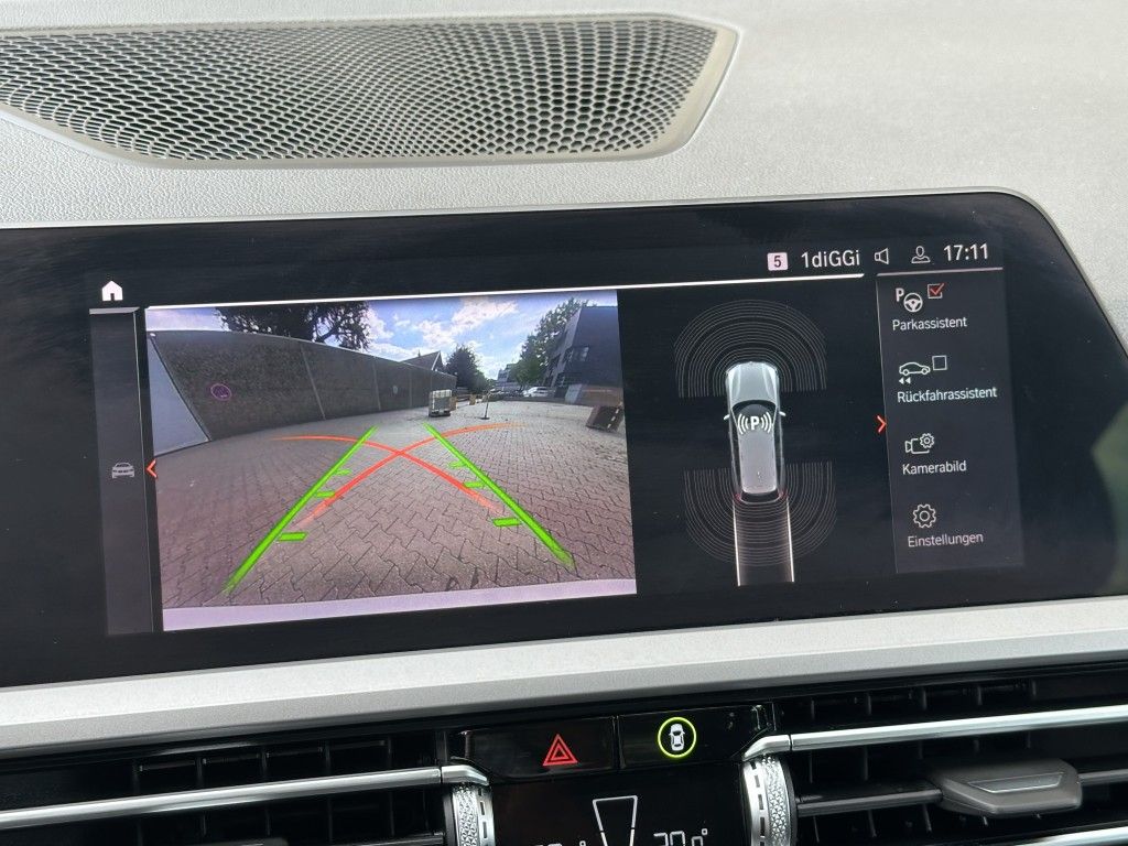 BMW 330 e Touring Aut Advantage - Samsaru's Car Outlet