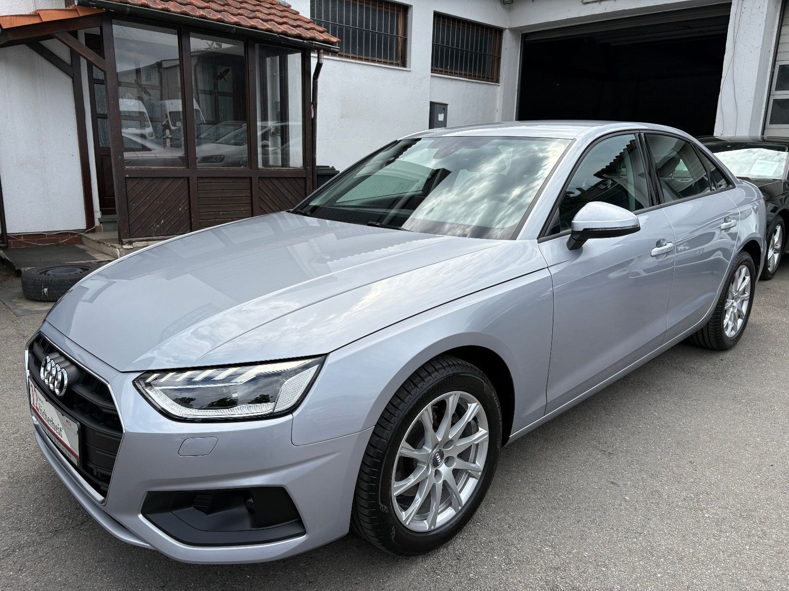Audi A4 Lim. 35 TDI S Tronic - Samsaru's Car Outlet