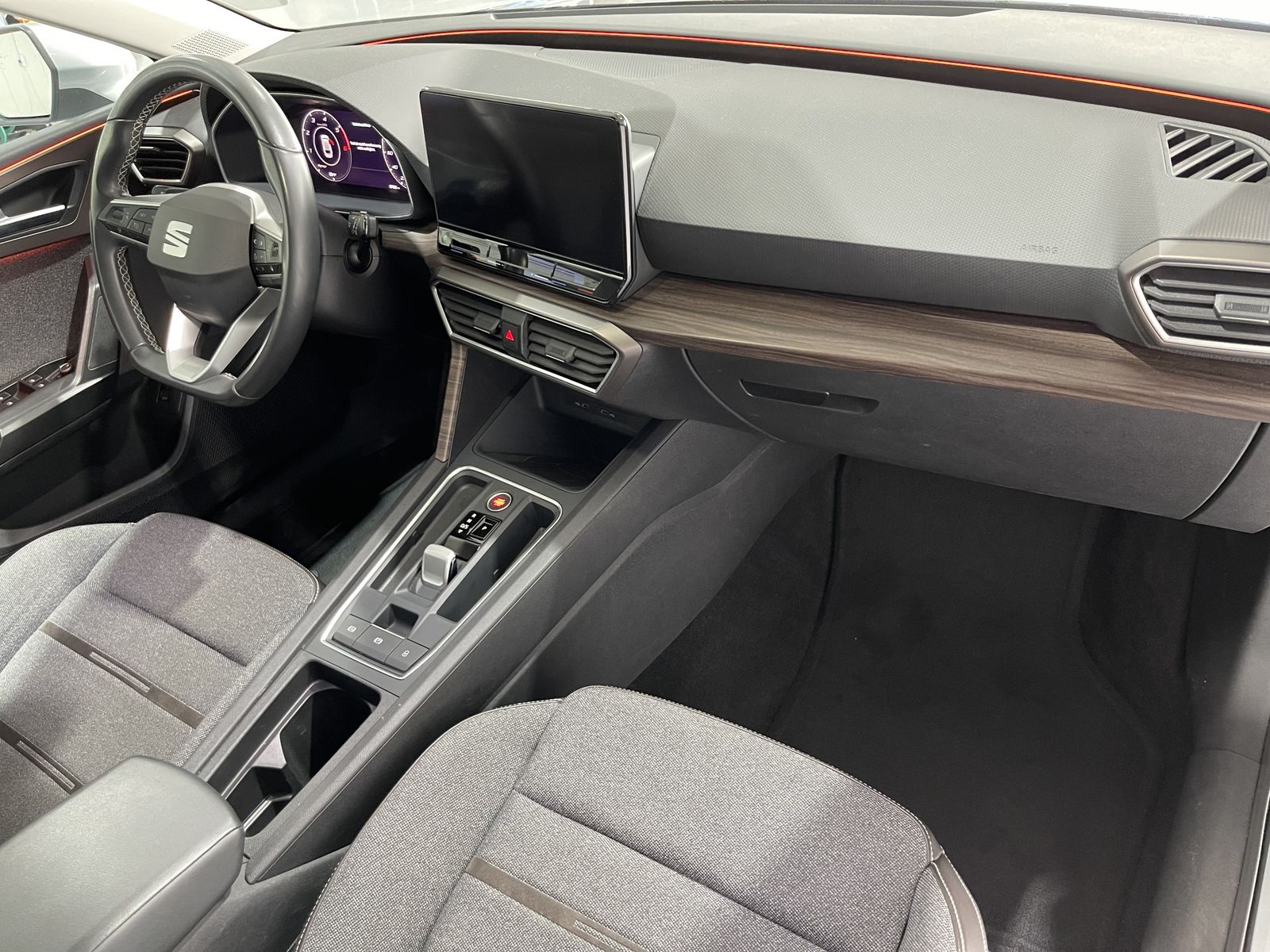 Seat Leon Xcellence 2.0 TDI*AHK*LED*Cam*Navi*