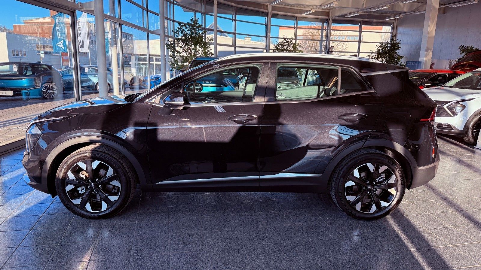 Kia Sportage 1.6T PHEV Vision 4WD - Samsaru's Car Outlet