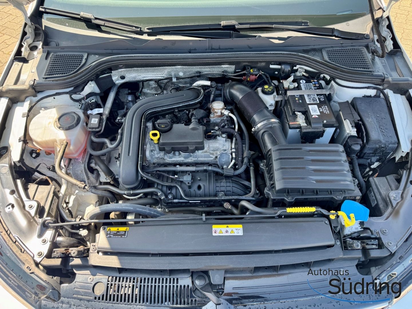 Volkswagen Golf VIII 1.0 TSI Life - Samsaru's Car Outlet