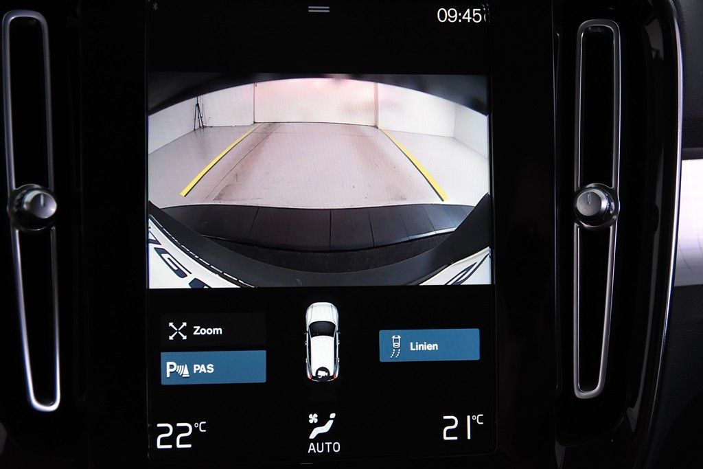 Volvo XC40 T4 Recharge Inscription - Samsaru's Car Outlet