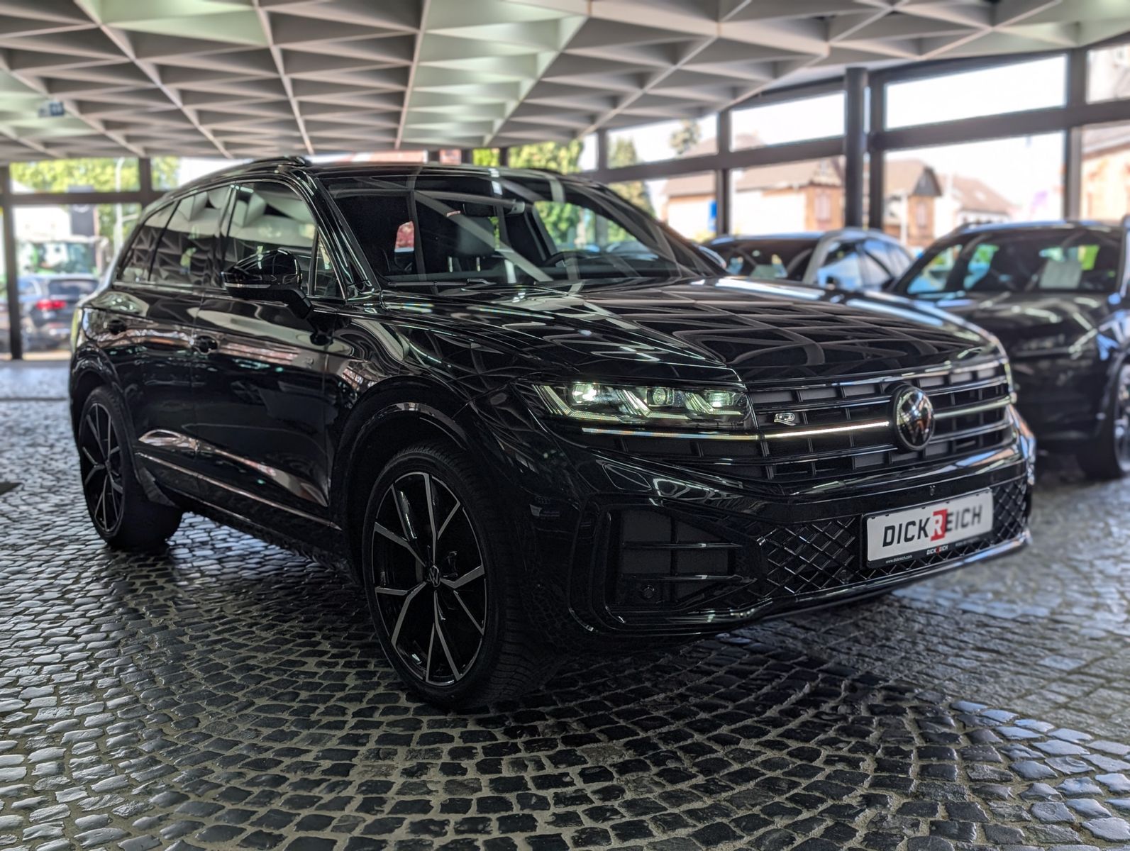 Volkswagen Touareg 3.0TDI 4M R-Line VOLL Black 22" UPE 114T