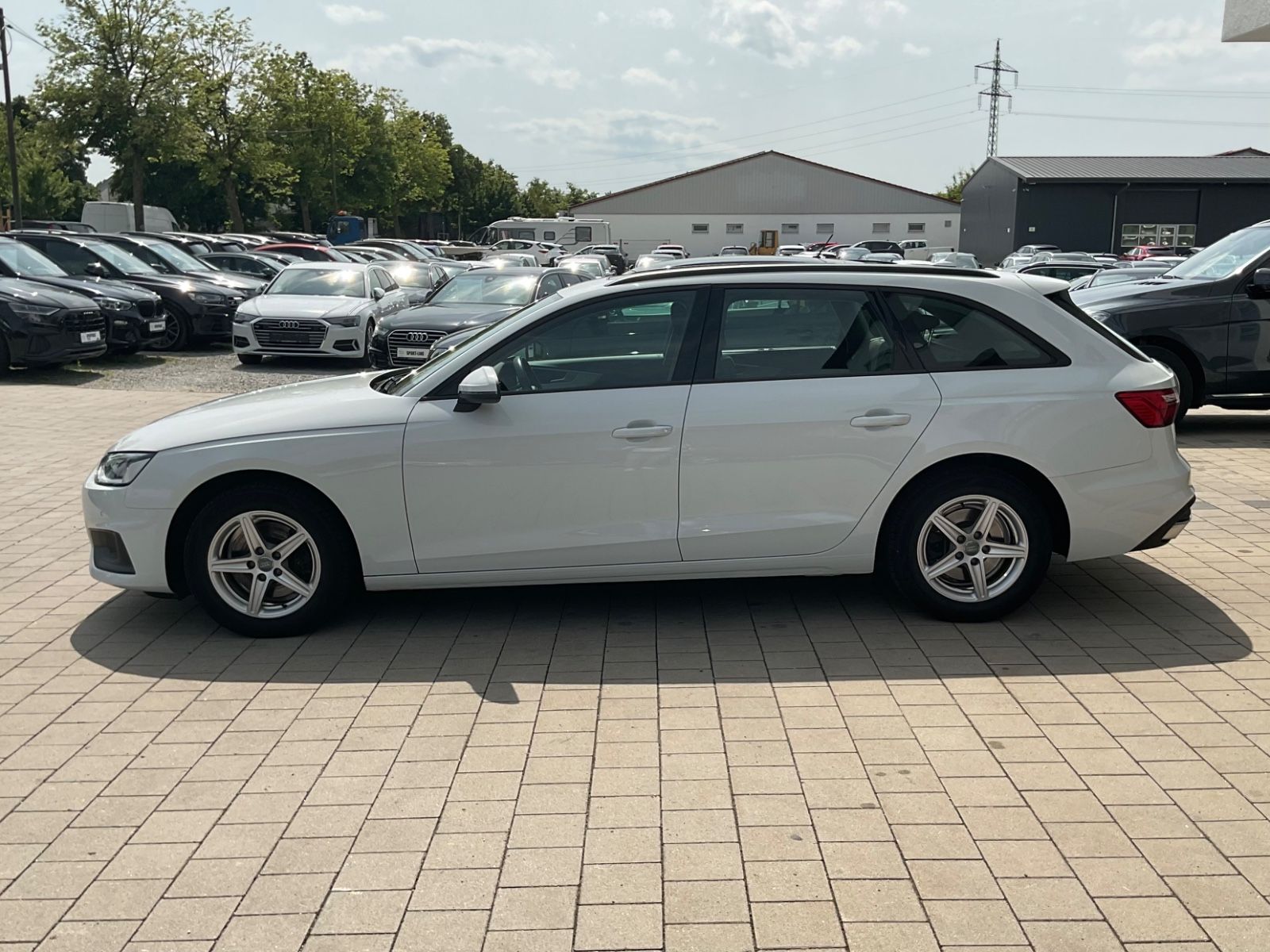 Audi A4 Avant 35 TFSI S-tronic - Samsaru's Car Outlet