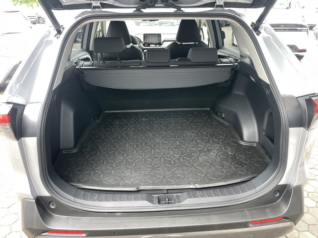 Toyota RAV 4 2.5 Hybrid Team - Samsaru's Car Outlet