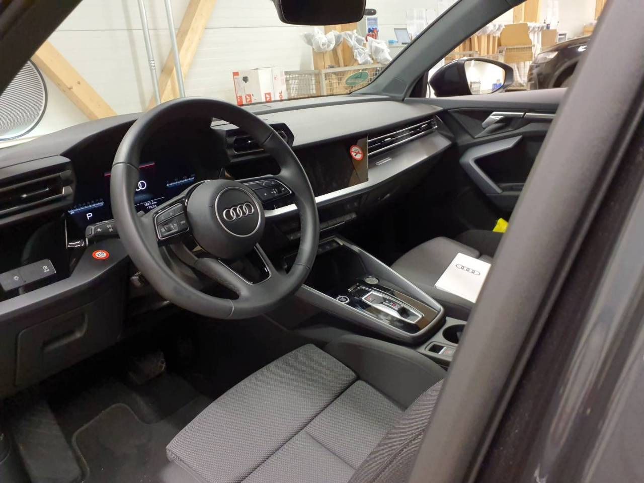 Audi A3 Limousine ADVANCED 30 TFSI S-TRONIC - Samsaru's Car Outlet