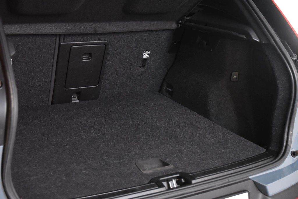 Volvo XC40 T4 Recharge - Samsaru's Car Outlet