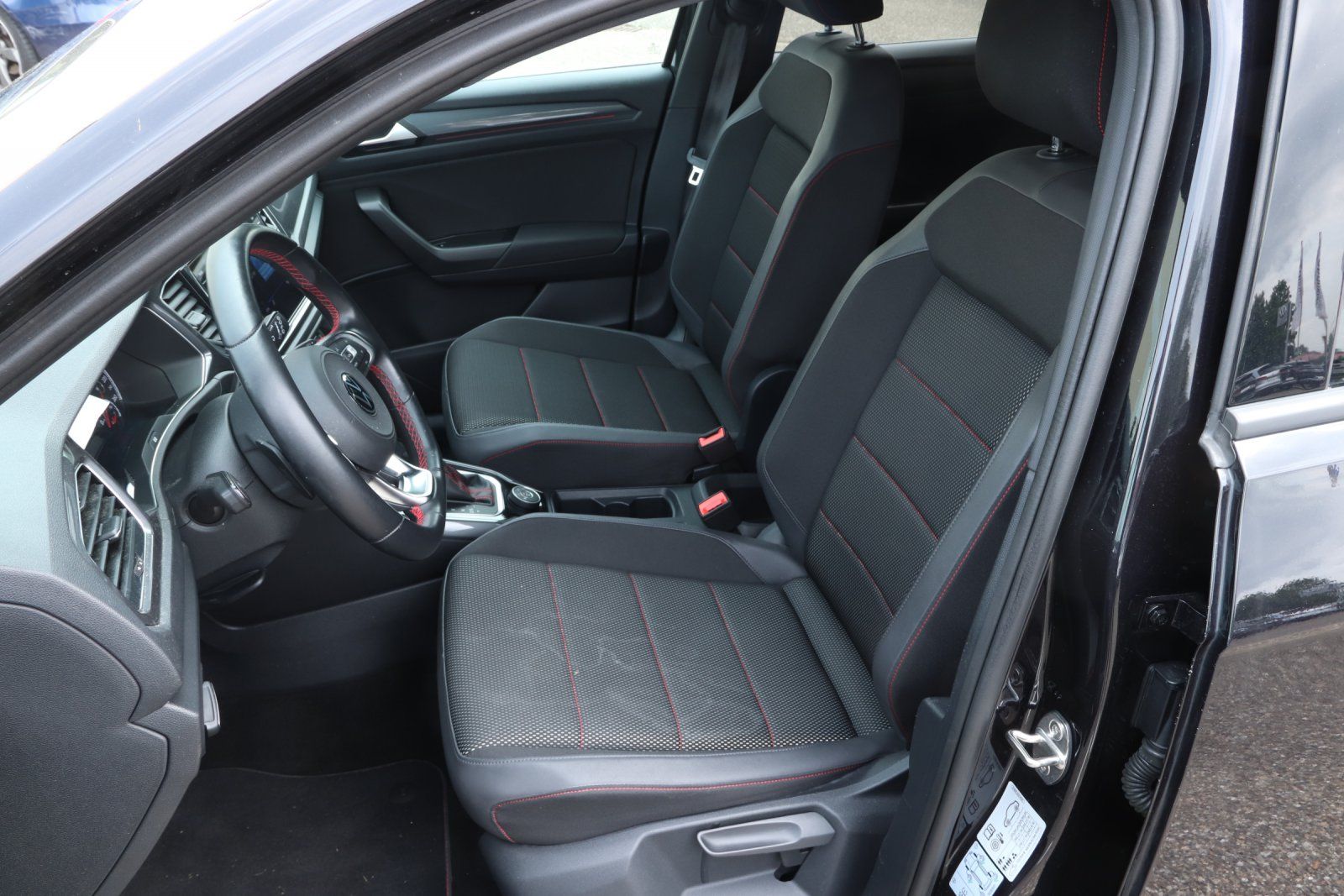 Volkswagen T-Roc 2.0 TSI Sport 4Motion - Samsaru's Car Outlet