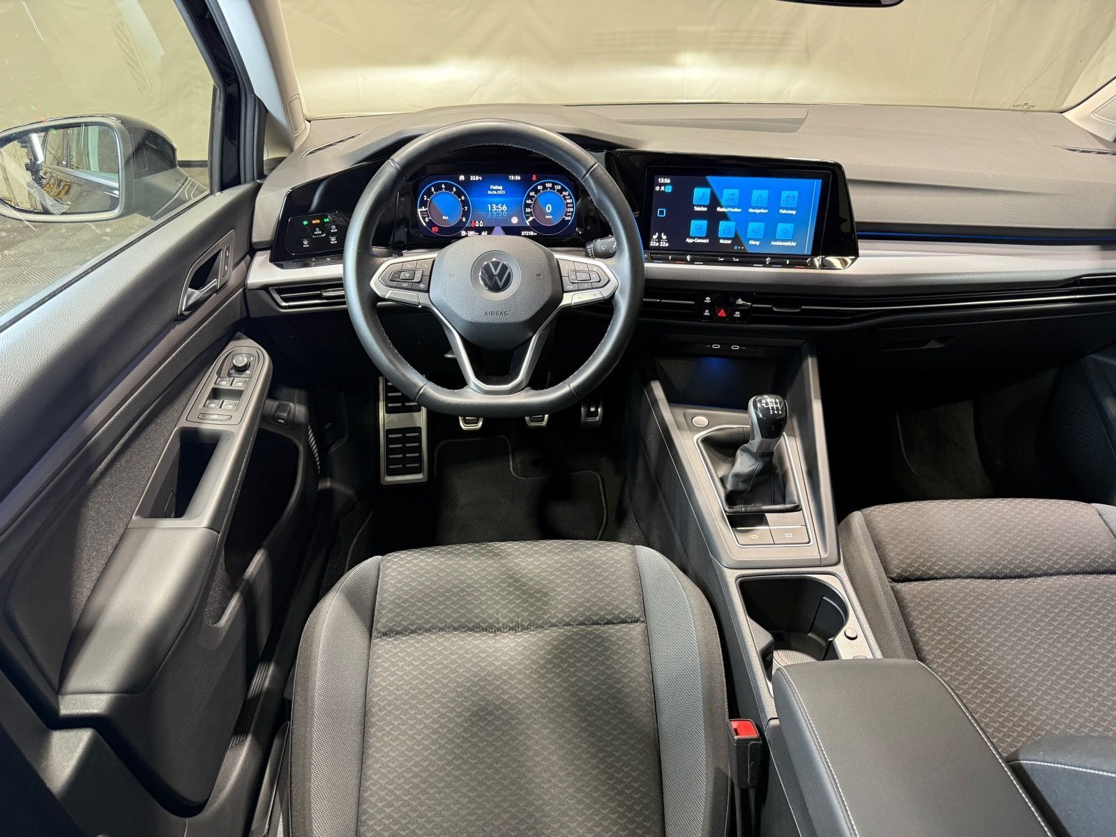 Volkswagen Golf Variant Active 1.5 TSI - Samsaru's Car Outlet