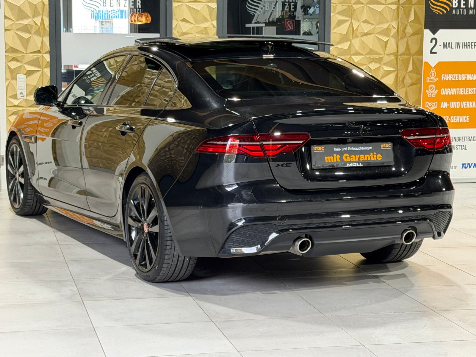 Jaguar XE R-Dynamic Black/PANO/360''KAM/MERIDIAN/LED