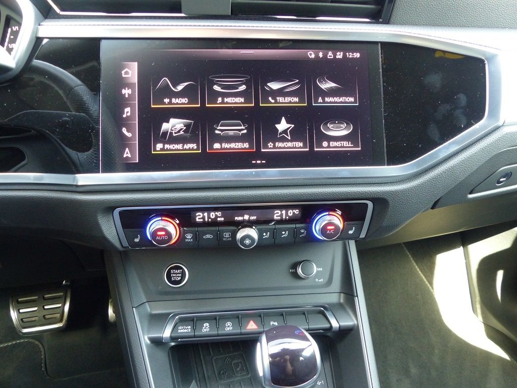 Audi Q3 Sportback 40 TFSI quattro S-tronic S line - Samsaru's Car Outlet