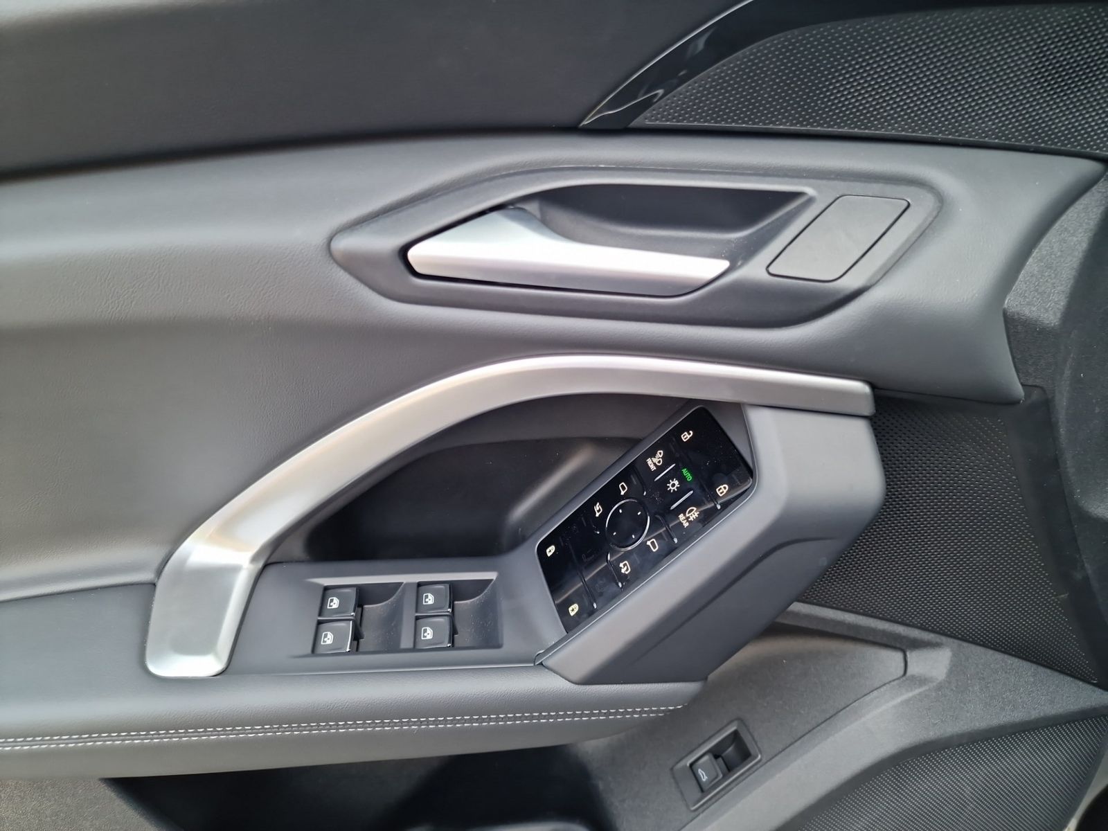 Audi Q5 TDI qu S line edition one Tech plus 21" AHK