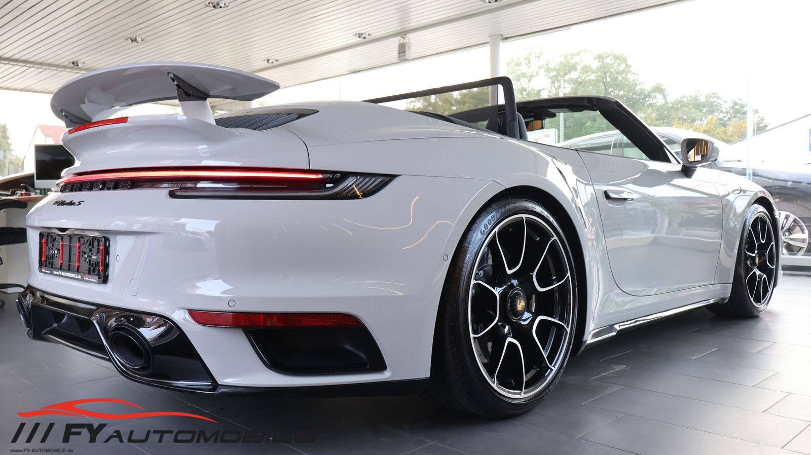 Porsche 992 Turbo S Cabriolet Lift* Keramik* Garantie*
