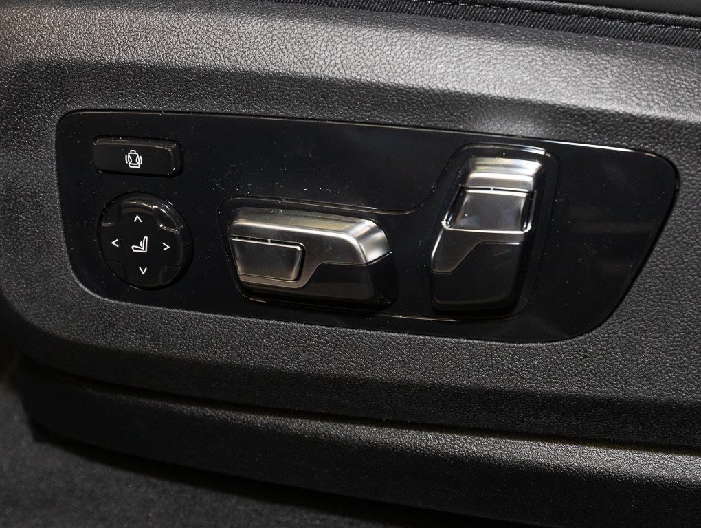 BMW X6 xDrive40d MSport PANO HuD AHK B/W DA Prof