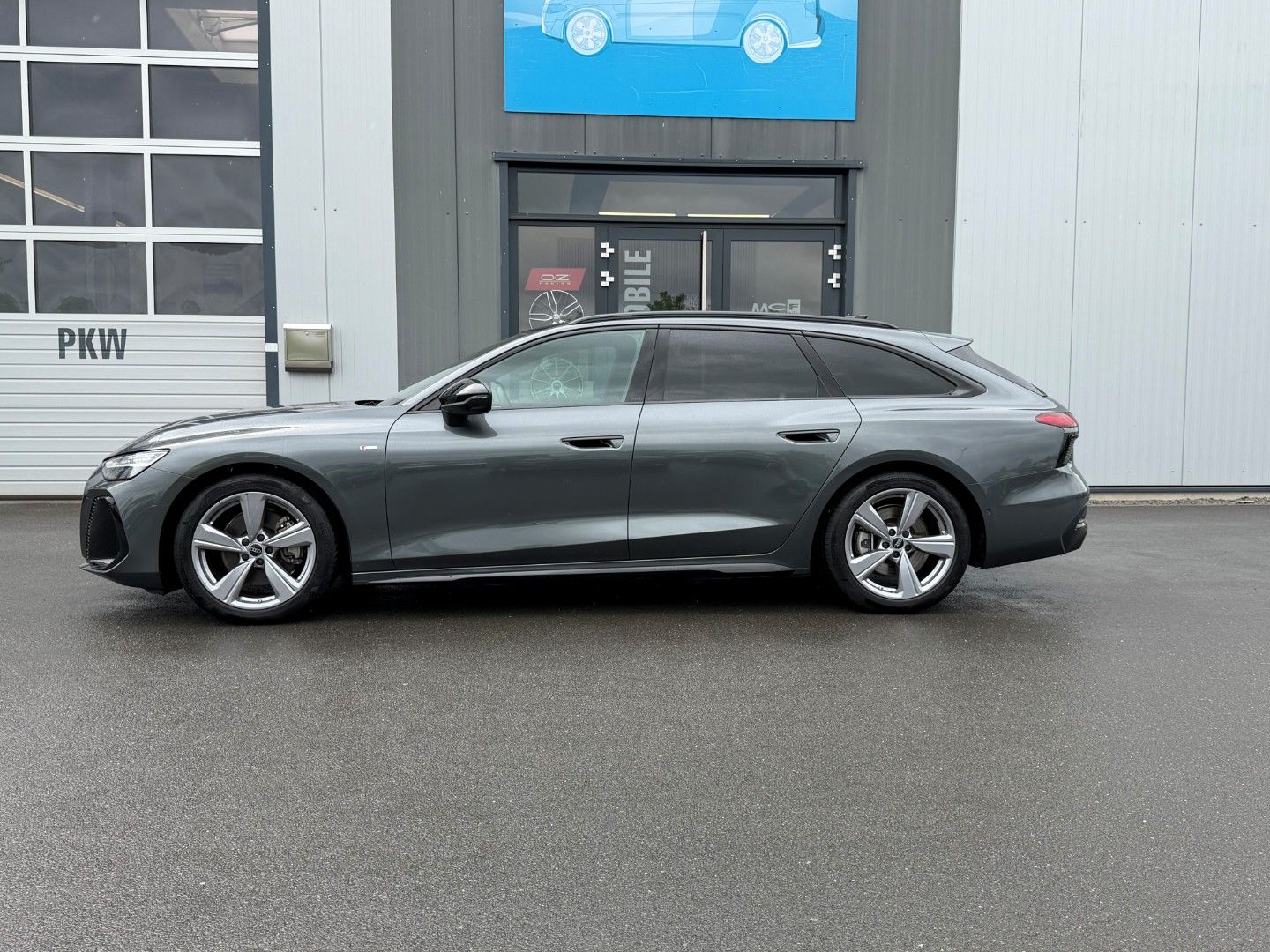 Audi A6 Avant TDI S Line Black *19''*Pano*360°*Matrix
