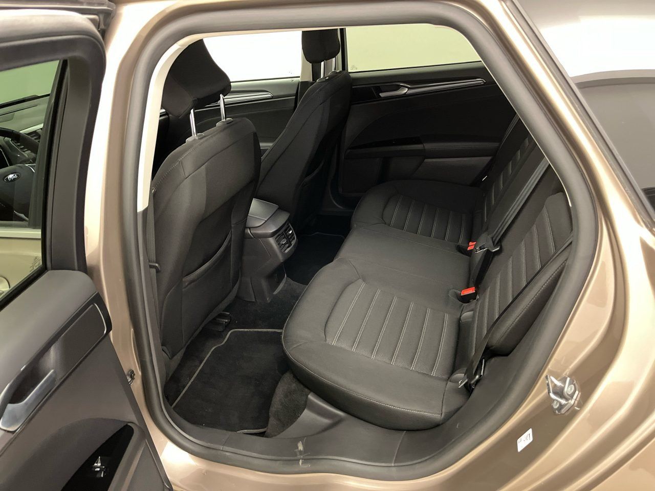 Ford Mondeo 2.0 EcoBlue Titanium - Samsaru's Car Outlet