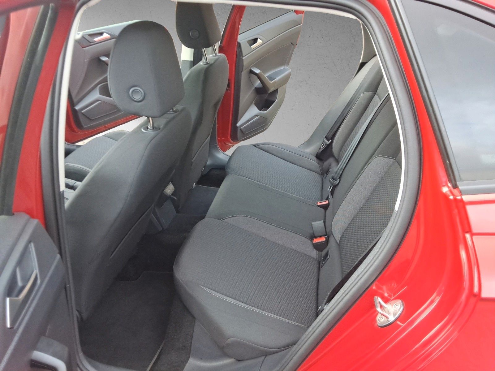 Volkswagen Taigo 1.0 TSI - Samsaru's Car Outlet
