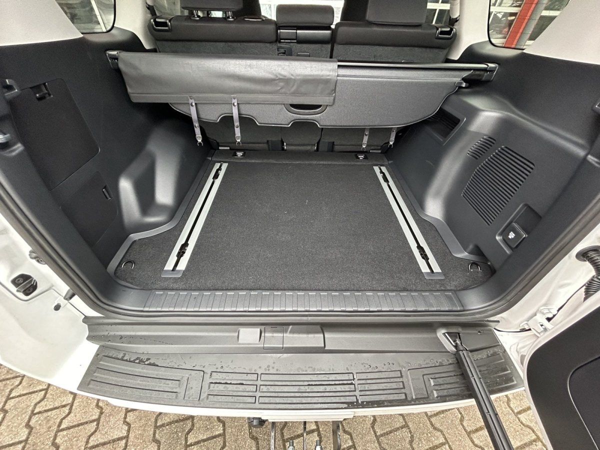 Toyota Land Cruiser   AHK 3.5to LED Kamera