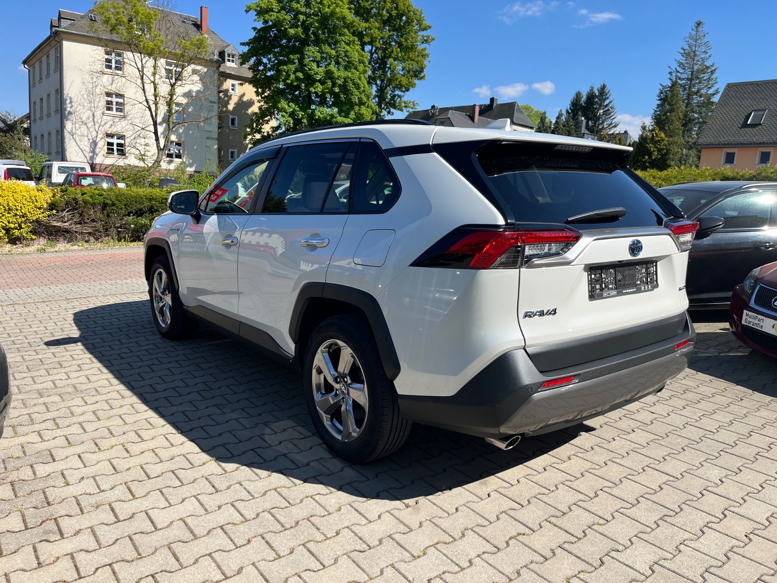 Toyota RAV 4 RAV4 Hybrid 4x4 Lounge - Samsaru's Car Outlet