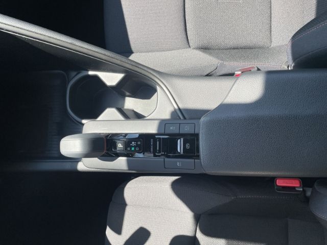 Toyota C-HR Black&White Hybrid 1.8 Bluetooth - Navi - K