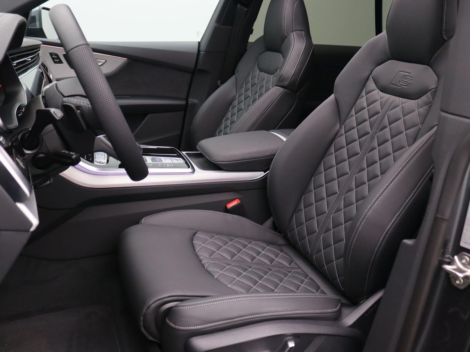 Audi Q8 50 TDI quattro S-Line - Samsaru's Car Outlet