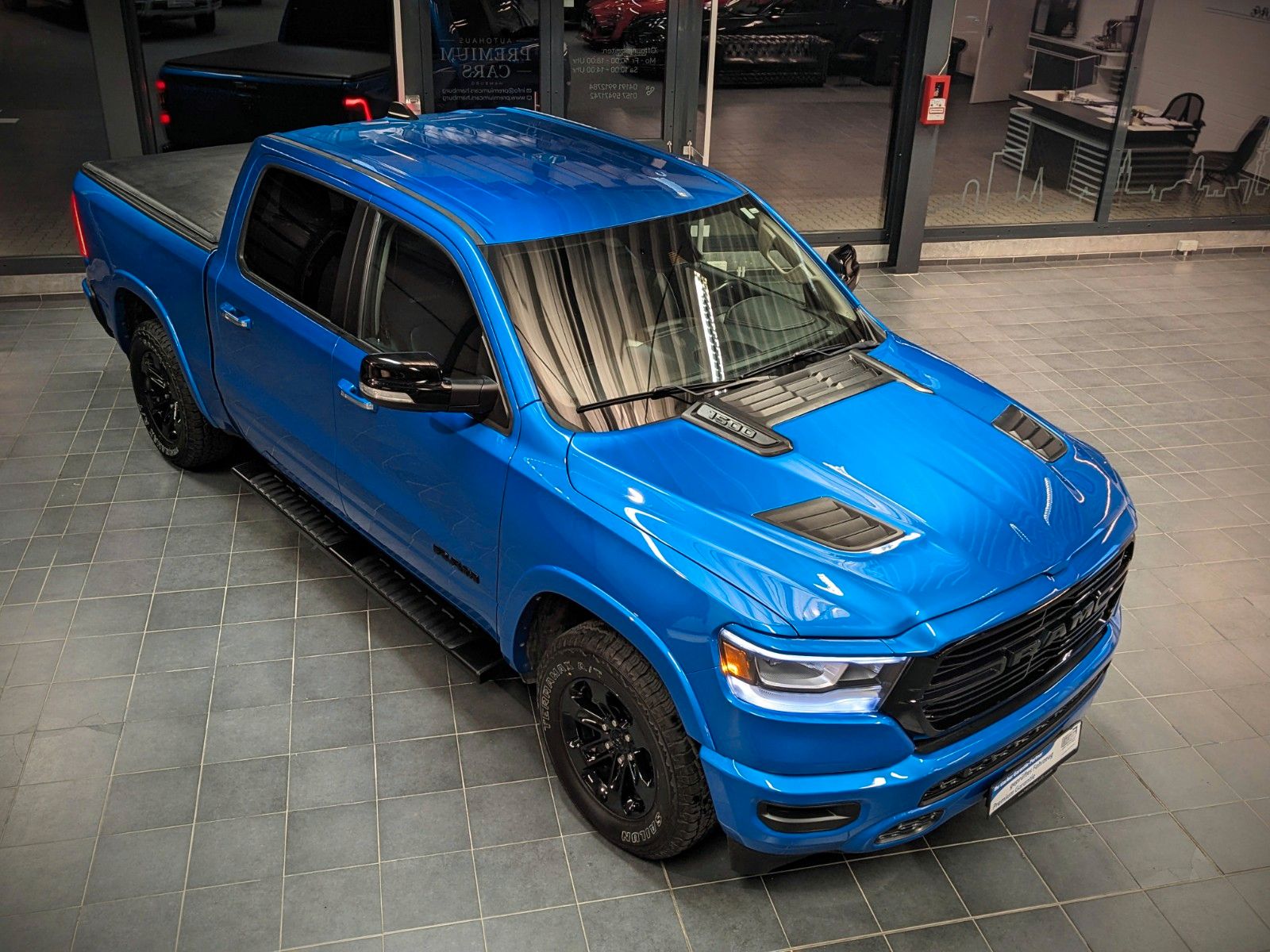 Dodge RAM 1500  Laramie HEMI 5.7L   4x4 Leder/LED