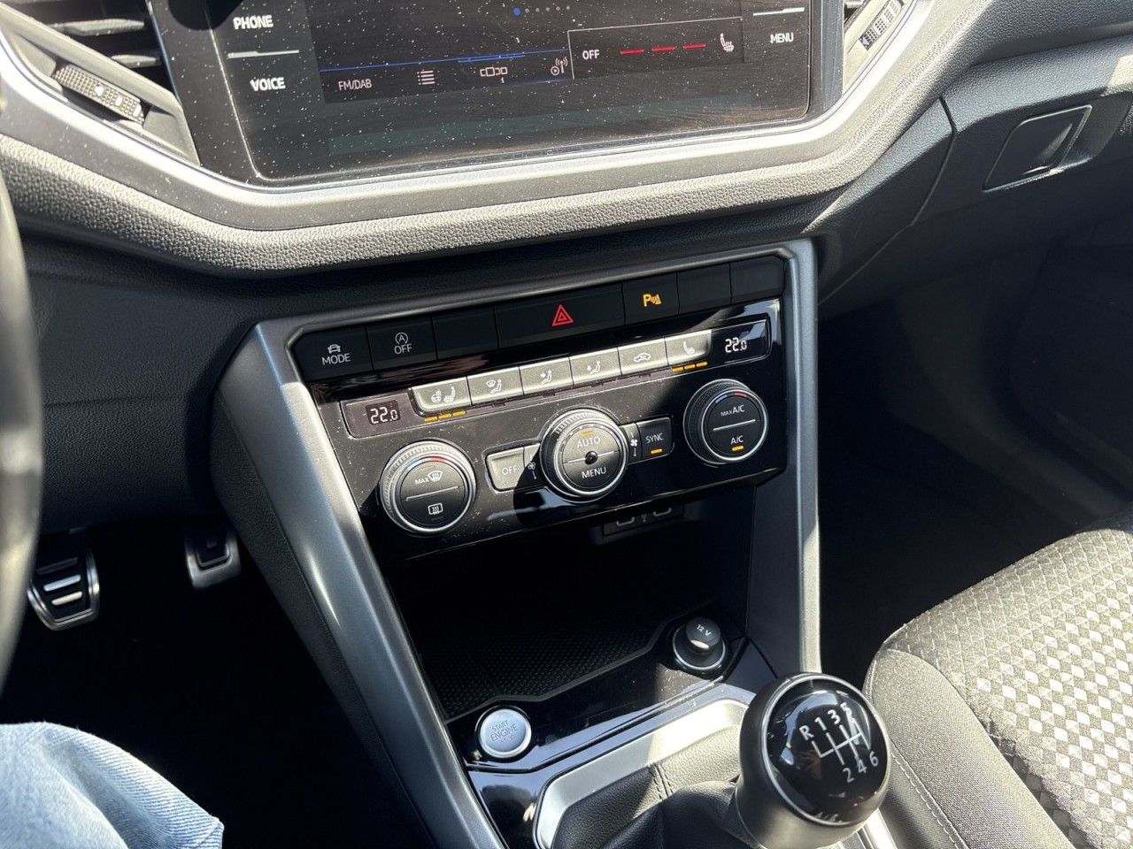 Volkswagen T-Roc 1.5 TSI Active - Samsaru's Car Outlet