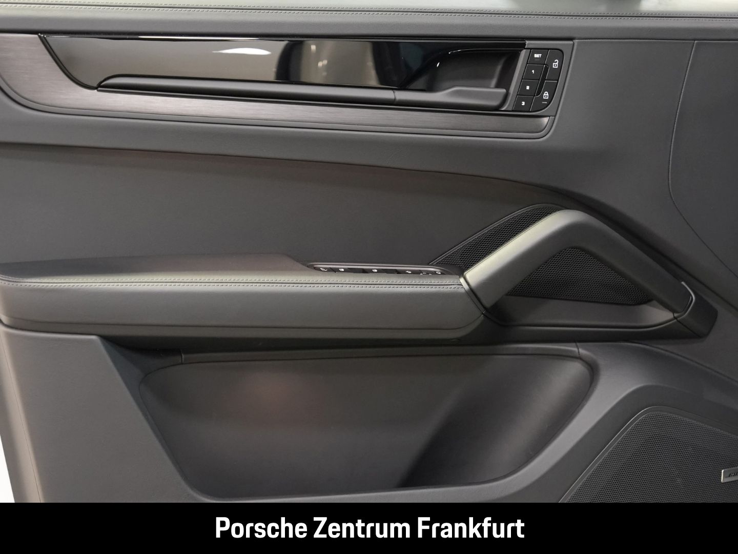 Porsche Cayenne E-Hybrid Black Edition HA-Lenkung BOSE