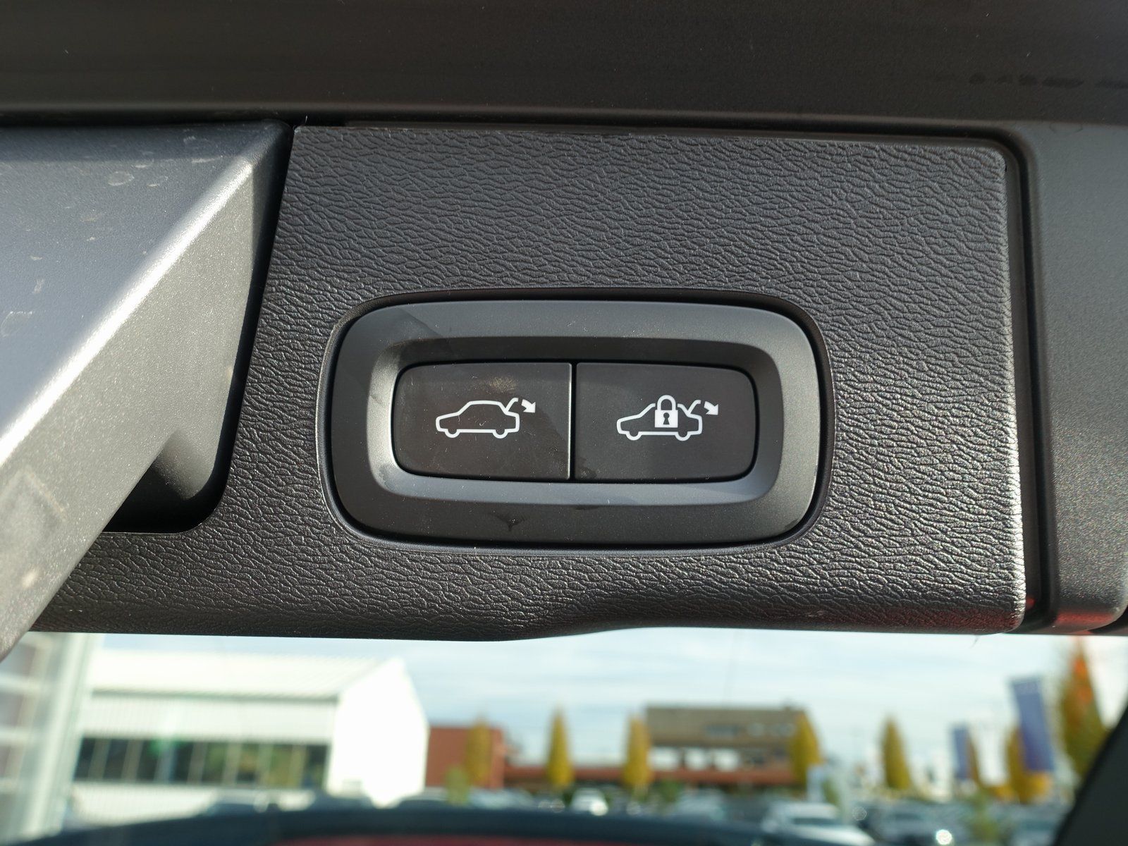 Volvo XC60 B4 Diesel Plus Dark AWD/Pano/AHK/360°/H&K