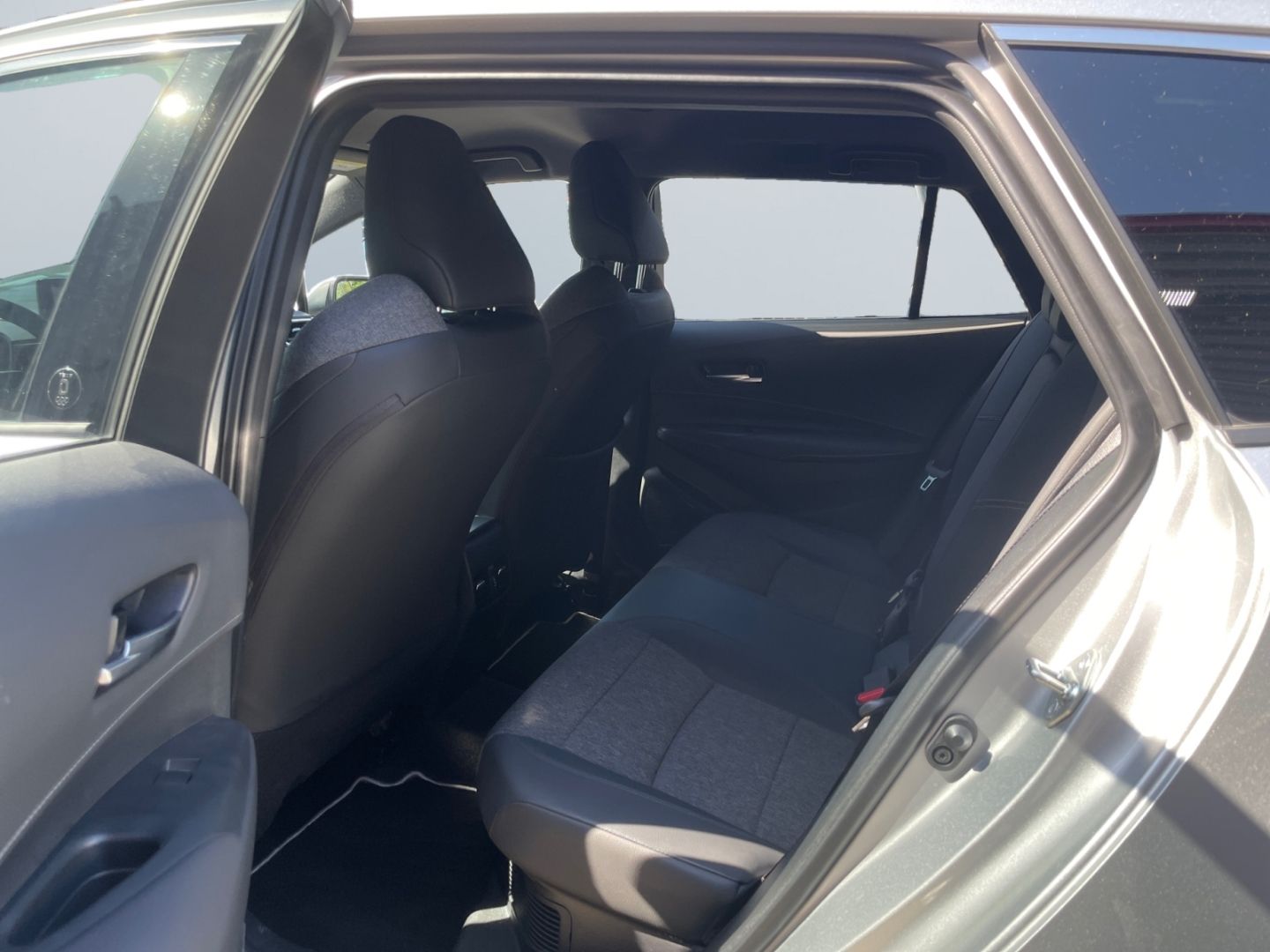 Toyota Corolla 1.8 Hybrid Team D *Technik-Paket*CAM*SHZ