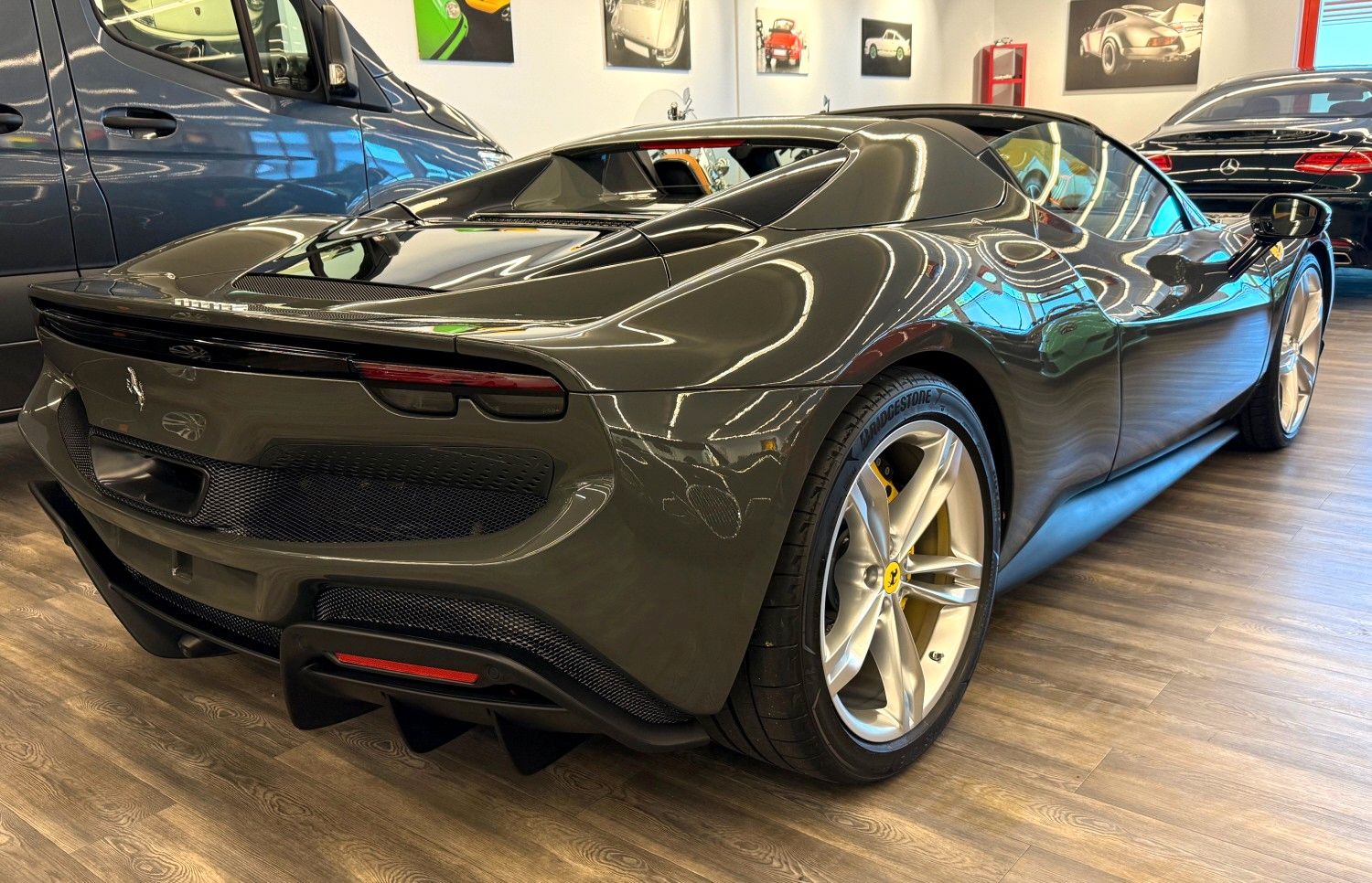 Ferrari 296 GTS Spider - Samsaru's Car Outlet