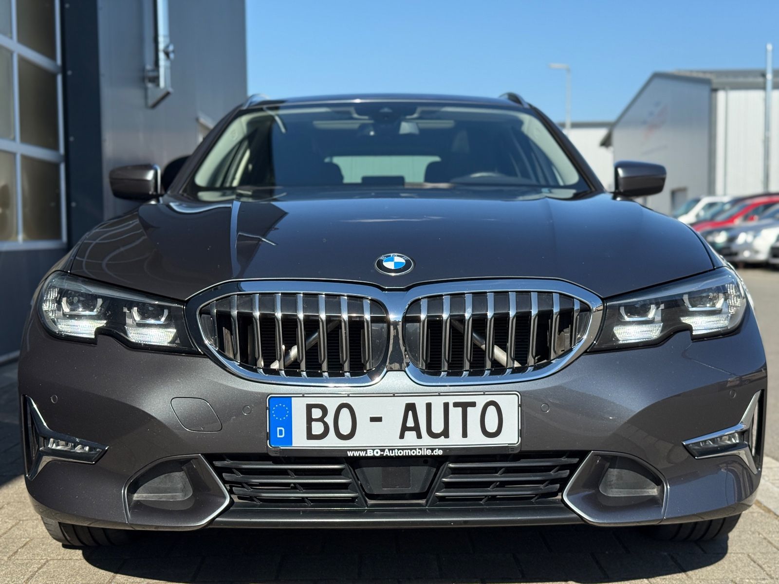 BMW 320 d xDrive LUXURY - Samsaru's Car Outlet
