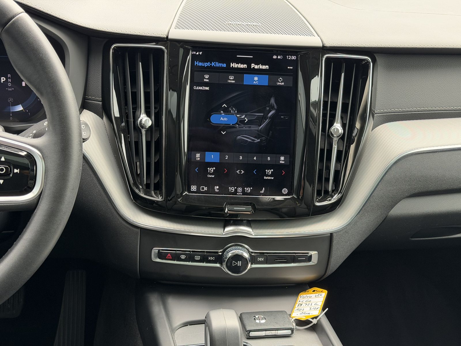 Volvo XC60 B5 D AWD Ultimate Dark ACC / PANO / RFK