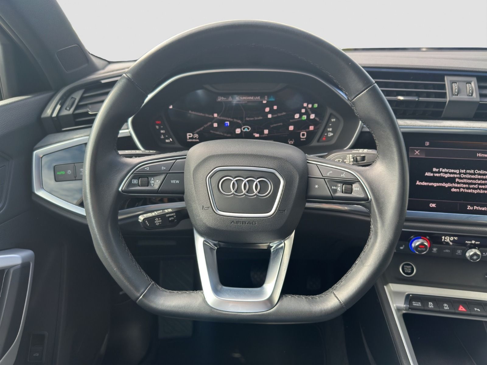 Audi Q3 40 TFSI quattro S line - Samsaru's Car Outlet