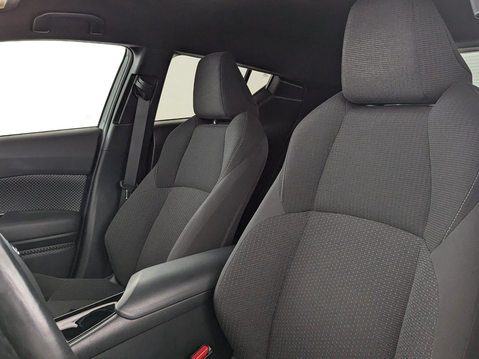 Toyota C-HR 1.8 Hybrid Club - Samsaru's Car Outlet