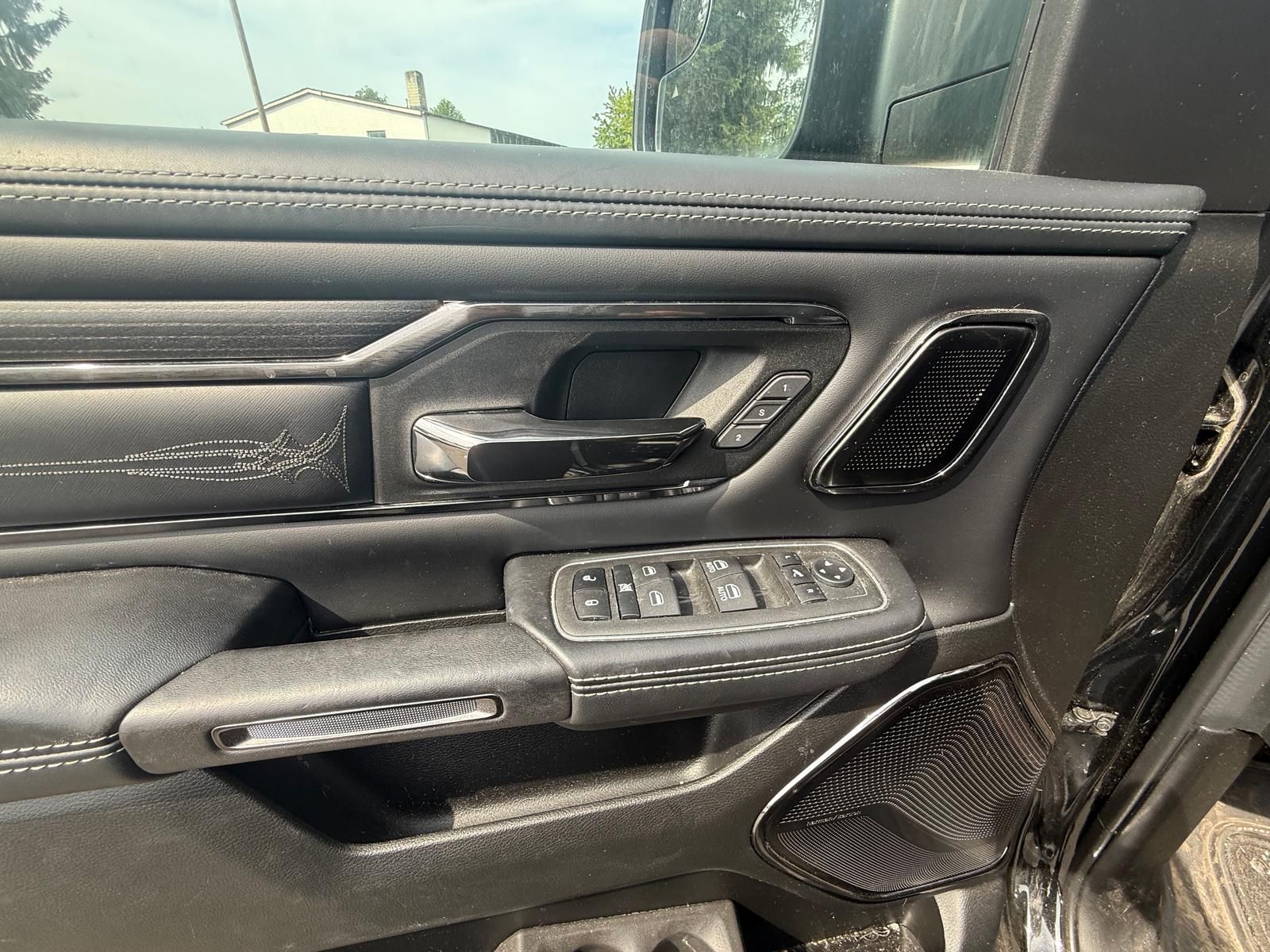 Dodge RAM HEMI 5.7 1500 Limited Crew Cab LB Off-Road