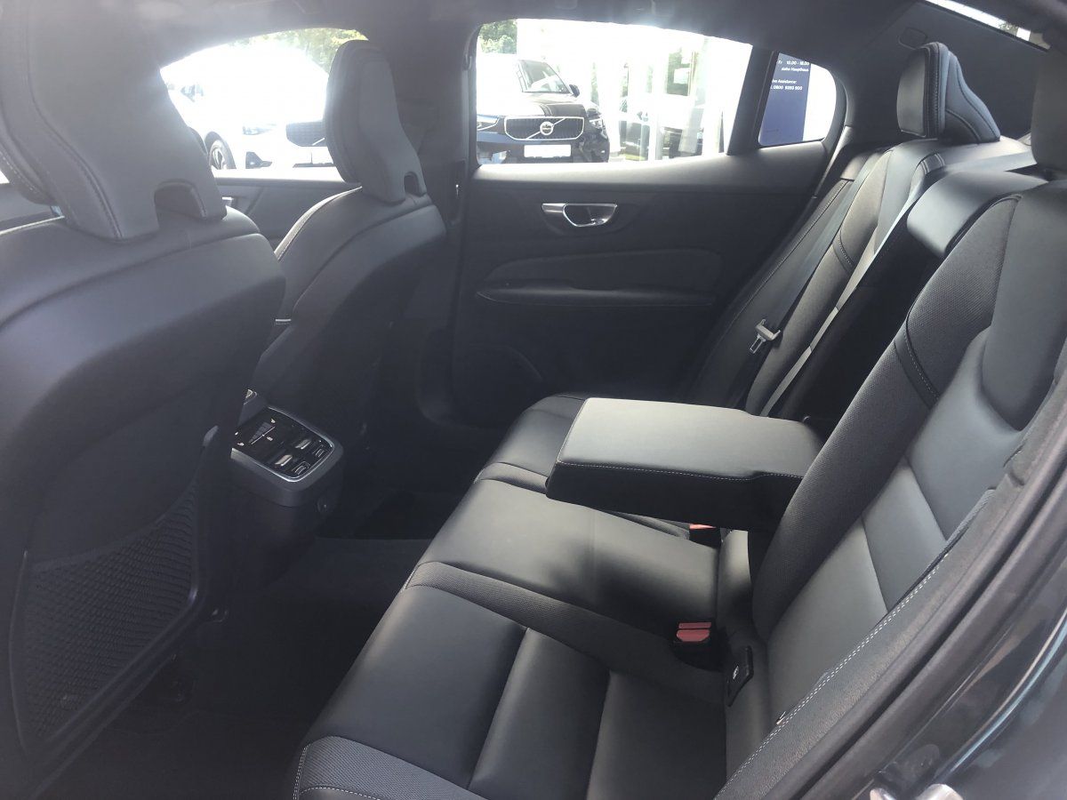 Volvo S60 B5 AWD Ultimate Dark 360° Kamera