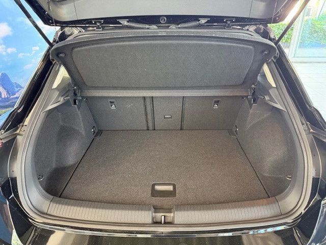 Volkswagen T-ROC Life - Samsaru's Car Outlet